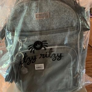 Itzy ritzy boss plus large diaper bag backpack